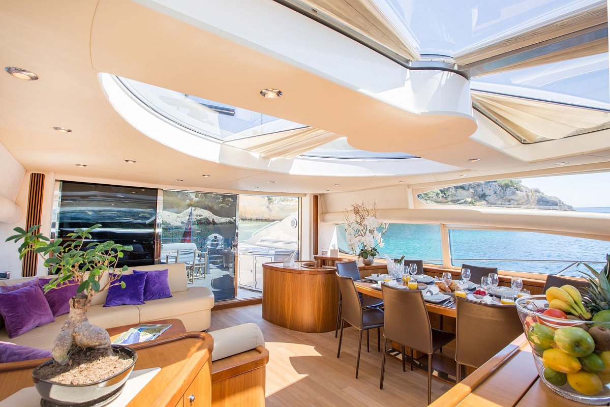 Аренда яхты Sunseeker Predator 82 Hooligan на Балеарах